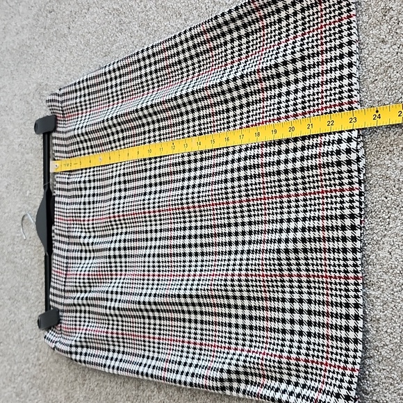 LAURA NWT Plaid Pencil Skirt Sz 10 - Picture 7 of 8